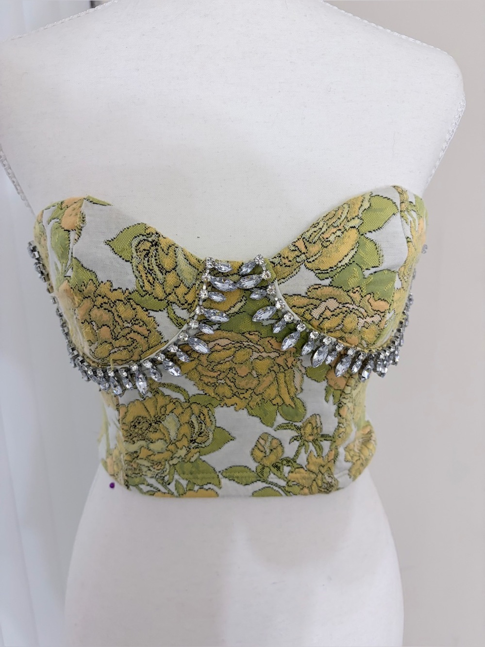 NWT Zara Yellow Floral Brocade Strapless Crop Top – Petite Friendly Size XS